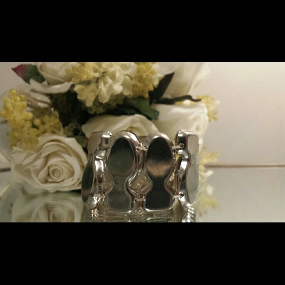 πHPπ Statement Bling Shimmery Bracelet - Picture 4 of 4