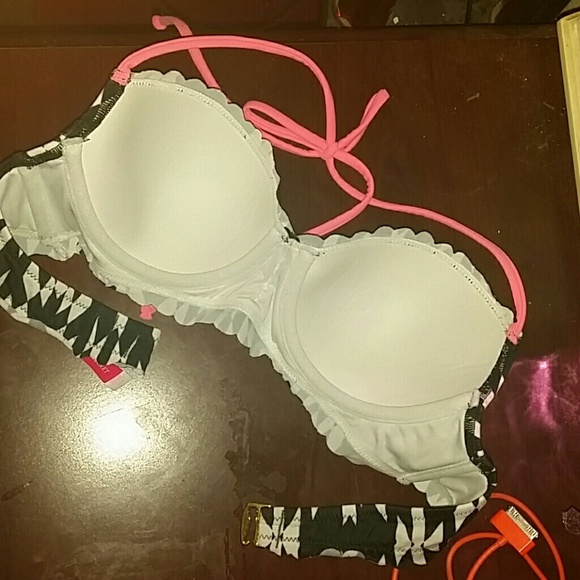 Swimsuit top - Picture 2 of 3