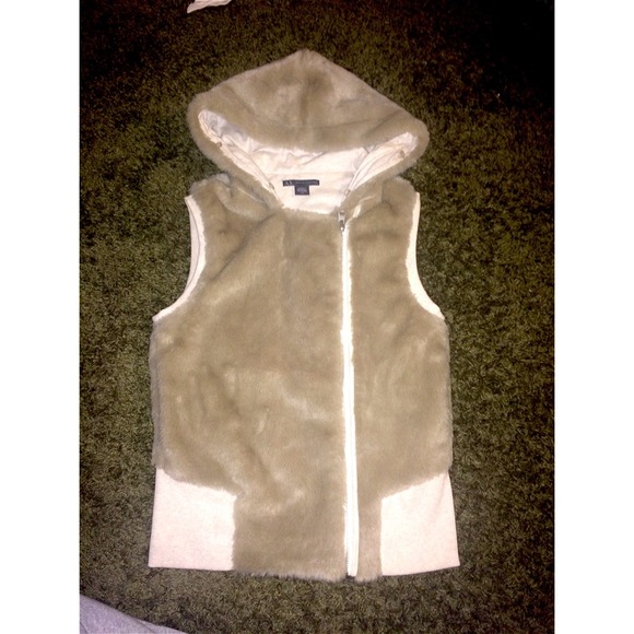 Armani Exchange fur vest