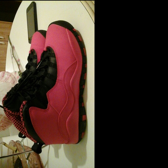 SOLD through 🅿🅿!!! Retro Fusion Red 10s