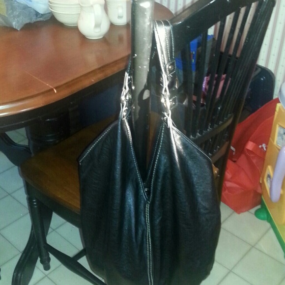BOUTIQUE BLACK LEATHER TOTE