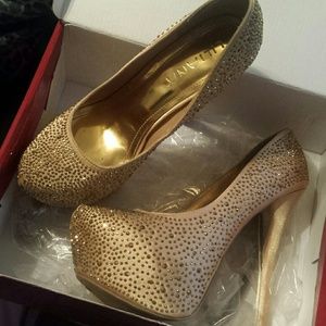 Lilliana Pumps