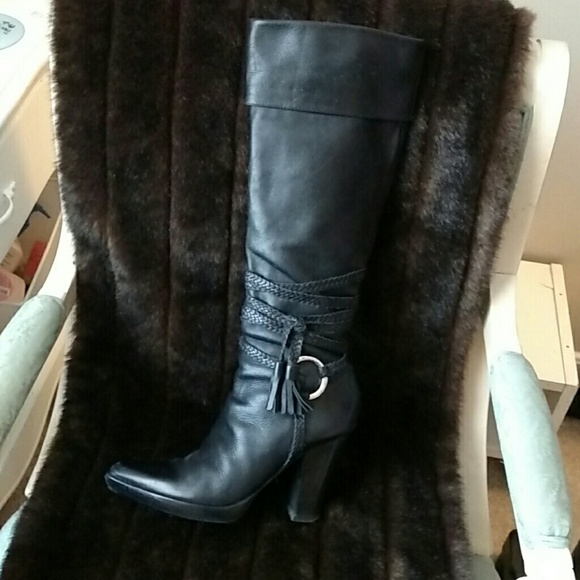 Vince Camuto Western Style Boots