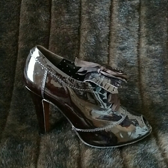 Moschino Patent Peep Toe Pump