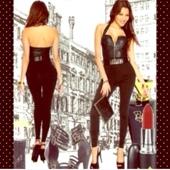 💋Black jumpsuit with faux leather halter top