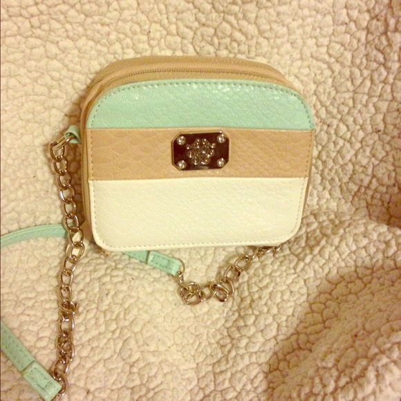 💙NWOT Jessica Simpson Clutch Purse💙