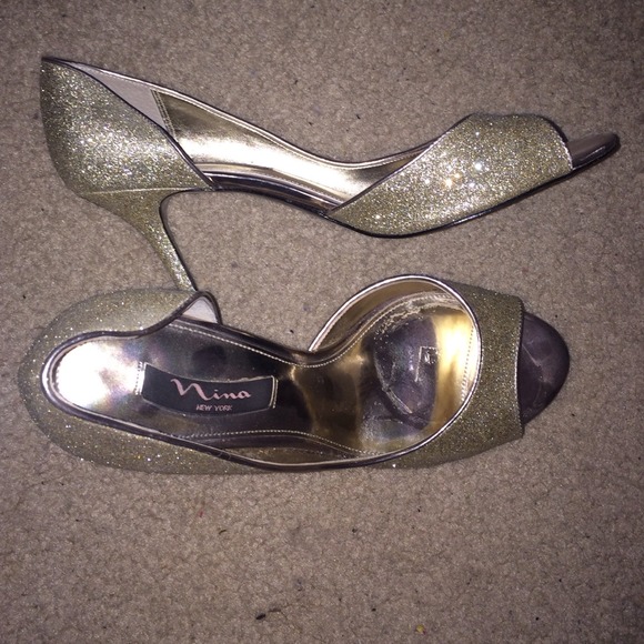 Gold open toe heels - Picture 2 of 3