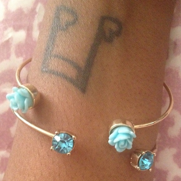 Tiffany blue bracelet| Dew drops & roses - Picture 2 of 3
