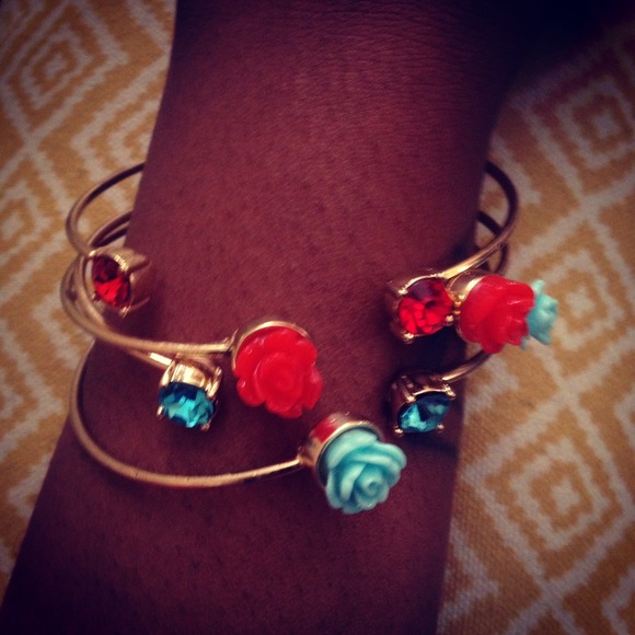 Tiffany blue bracelet| Dew drops & roses - Picture 3 of 3