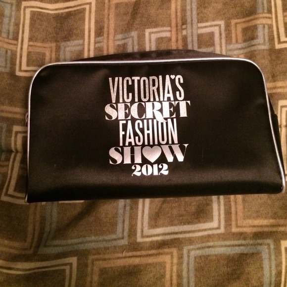 Victoria's Secret Travel Bag