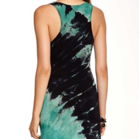 New green maxi dress!🍸sold - Picture 2 of 4