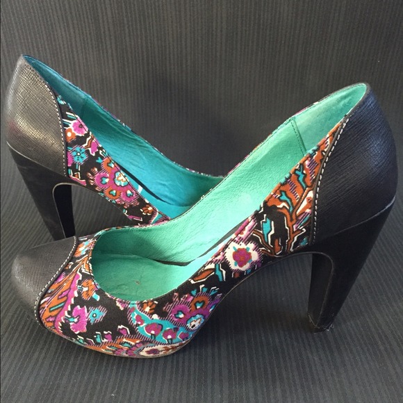 pink studio Cyrene heels - Picture 1 of 4
