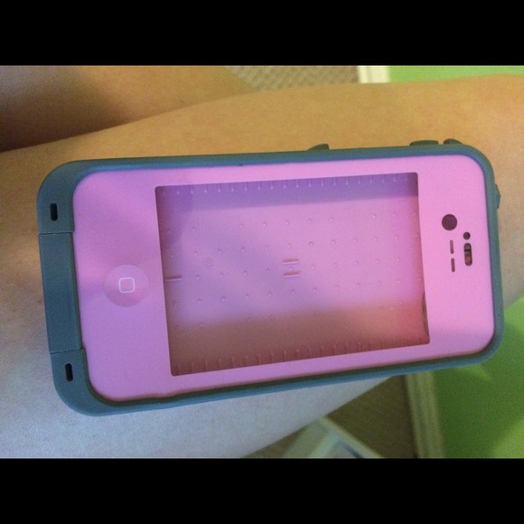 Light pink IPhone 4s Lifeproof case