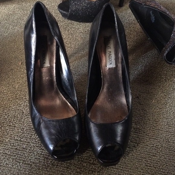 Lovely black Steve Madden heels