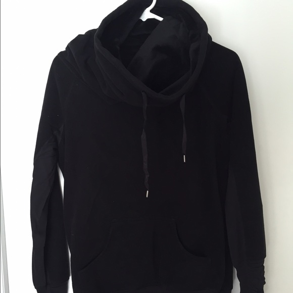 Lululemon fur lined pullover