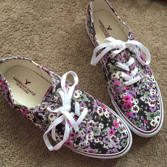 ❌Sold❌🌸💐Foral AE Sneakers💐🌸