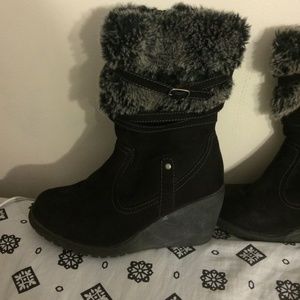 Winter wedge boots
