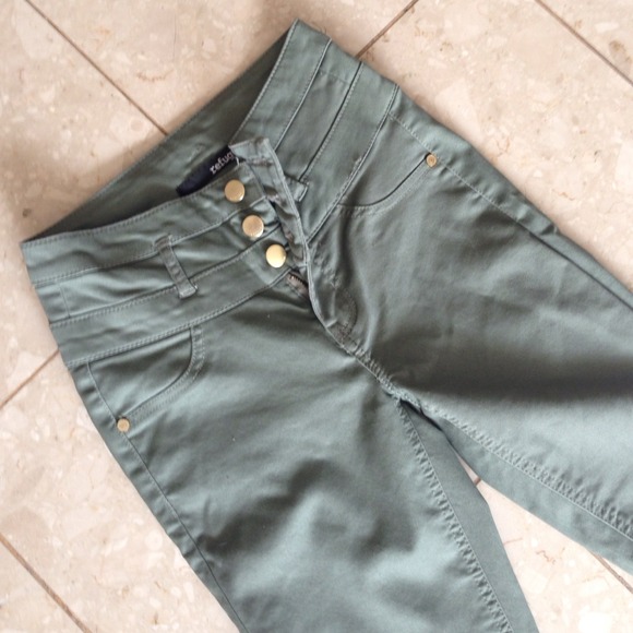 High waisted jeans