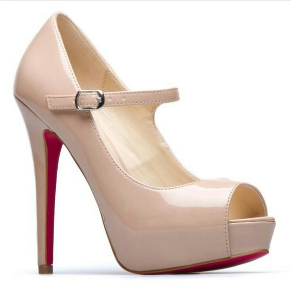 Shoedazzle pump