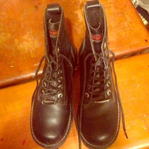 Authentic Harley Davidson boots, size 8