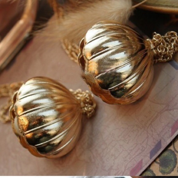 Mermaid necklace - black or white pearl - Picture 2 of 4