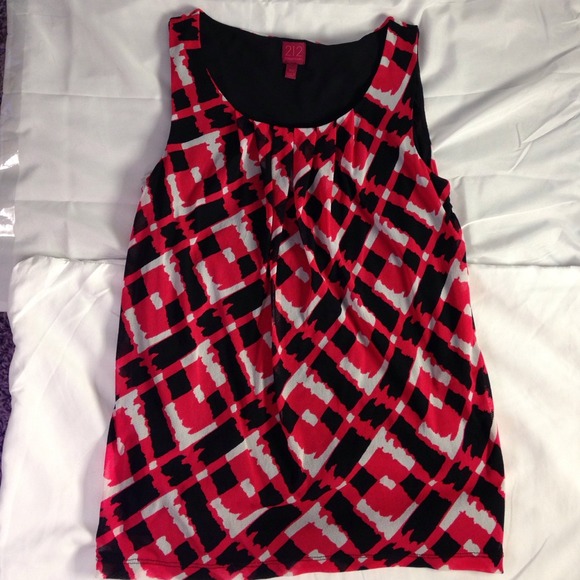 Hot pink black and white tank top