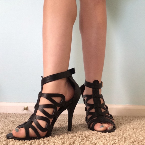 Sexy black heels (worn 1 time)