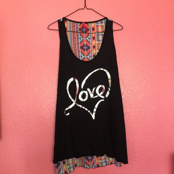 HOLD "Love" Tank NWOT