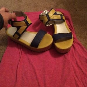 Platform sandals