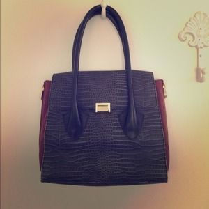 Pour La Victoire Handbag
