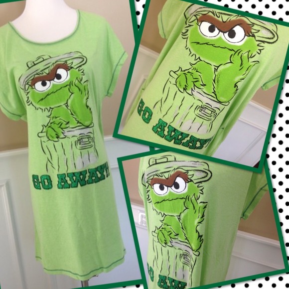 💚✨"Oscar The Grouch" Dorm sleep shirt✨💚
