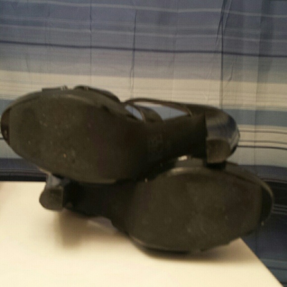 MRKT (mar-ket) Heels - Picture 3 of 4