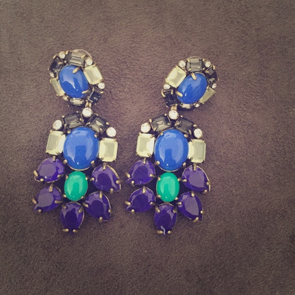 Stella and dot statement earrings
