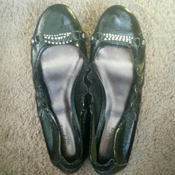 REDUCED! Simply Vera Vera Wang black flats - Picture 1 of 4