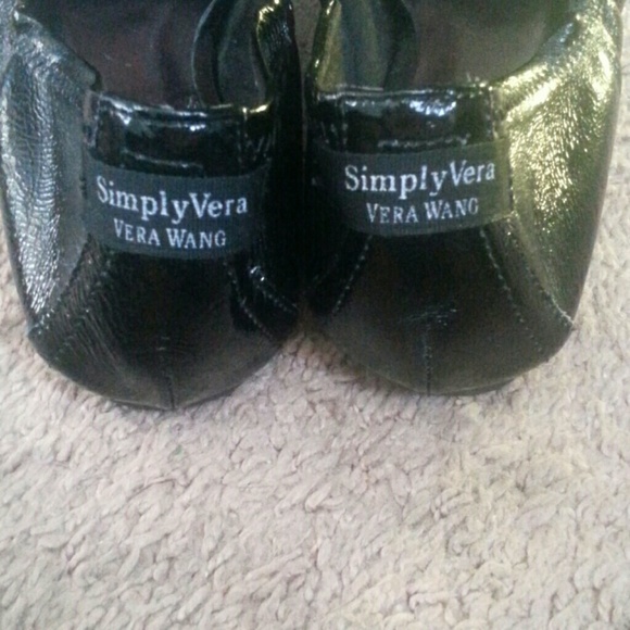REDUCED! Simply Vera Vera Wang black flats - Picture 3 of 4