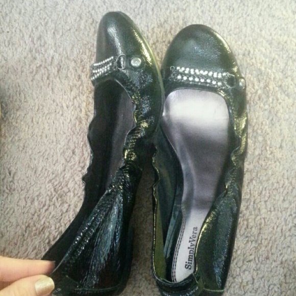 REDUCED! Simply Vera Vera Wang black flats - Picture 4 of 4