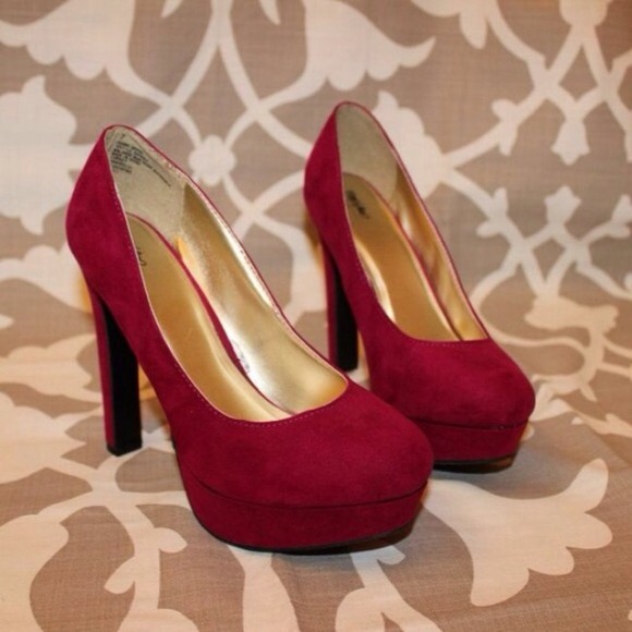 Magenta Suede Pumps👠💕 - Picture 2 of 4