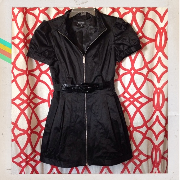 🎉SALE🎉Black Bebe Zip Dress with Zip Pockets