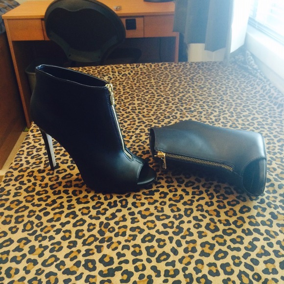 Black Peep Toe Booties With Gold Zipper