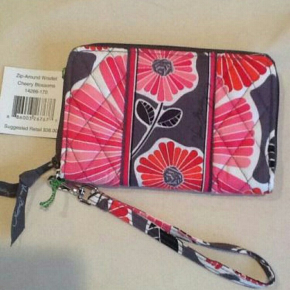 VERA BRADLEY ~ ZIP AROUND WRISTLET