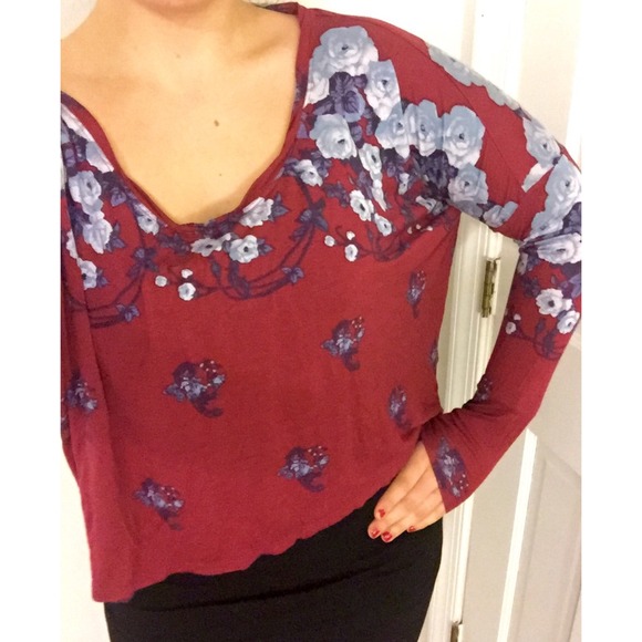Free People Tops - ️BUNDLED - Free People Flowered Crop Top