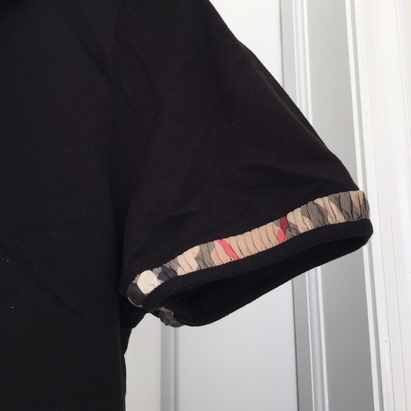 ❌❌SOLD❌❌Women's Burberry Polo - Picture 2 of 3