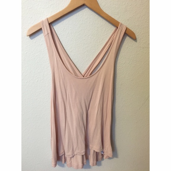 ♦️SOLD IN BUNDLE♦️ Gap cross strap tank