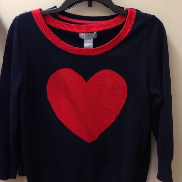 Fun and flirty sweater. - Picture 1 of 1