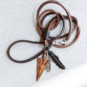 Icon brand necklace feathers