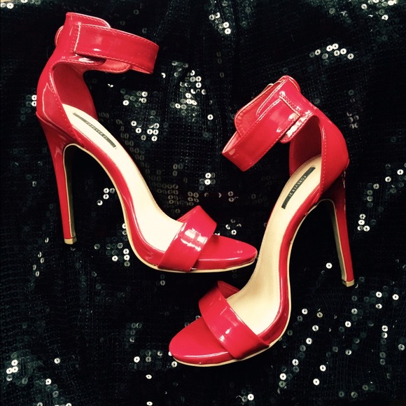 Red patent leather heels - Picture 1 of 1