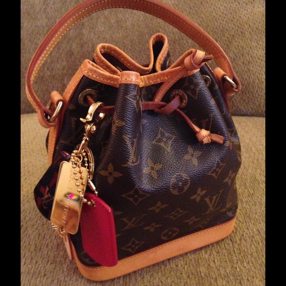 💋Louis Vuitton Mini💋✋SOLD!
