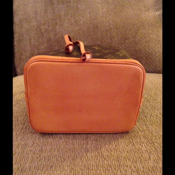 💋Louis Vuitton Mini💋✋SOLD! - Picture 3 of 4