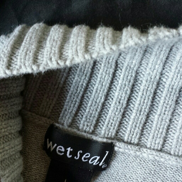 Simple & Cute Gray Vest - Picture 3 of 3