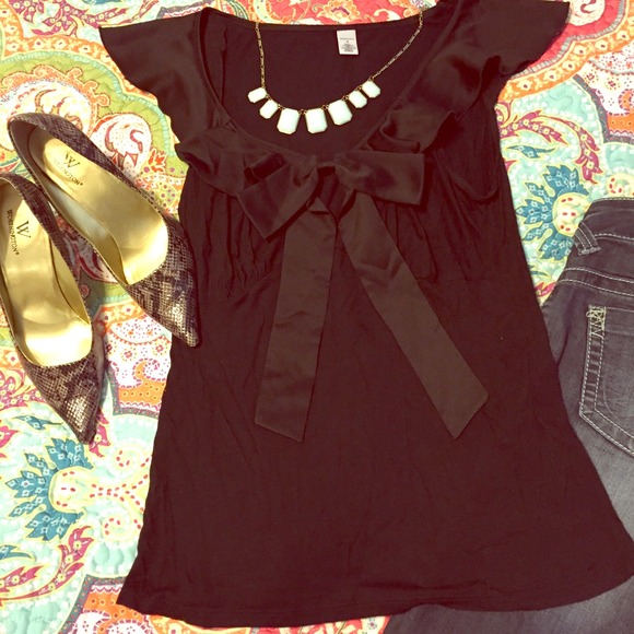 🌟HP Holiday Style🌟 Black Bow detail top